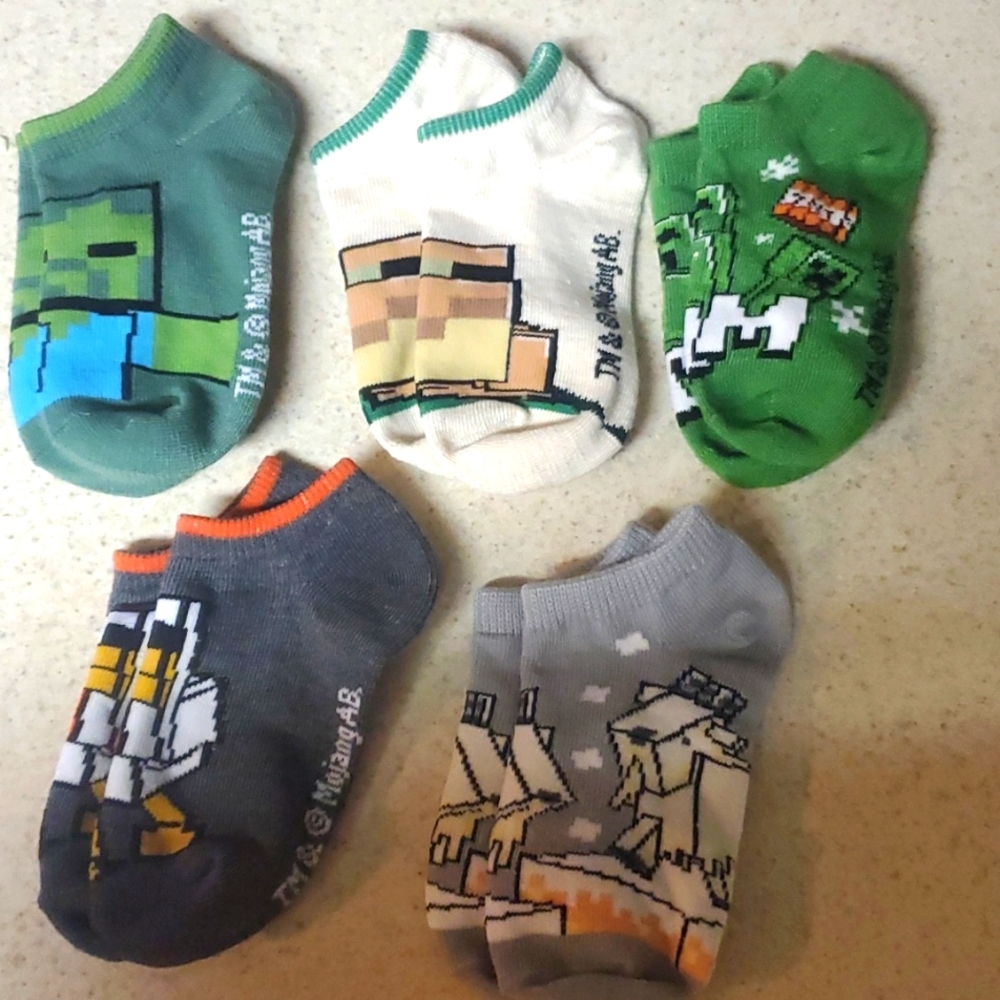Boys minecraft no show socks NWOT
